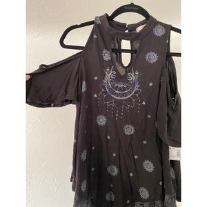 NWT cold shoulder top